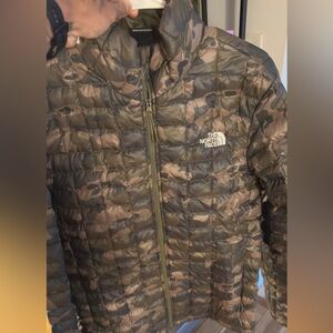 Men’s north face camo jacket size medium